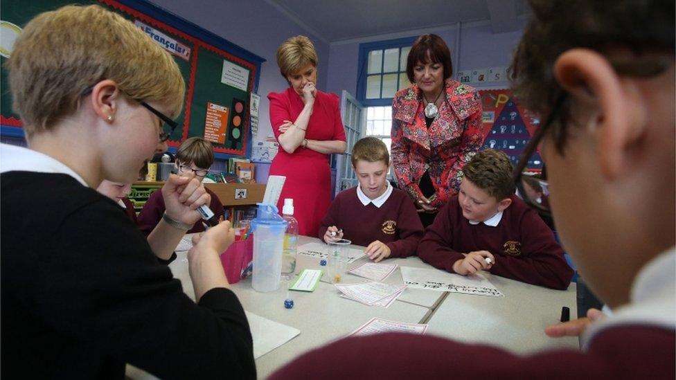 Nicola Sturgeon (centre left) and Education Secretary Angela Constance meet pupils