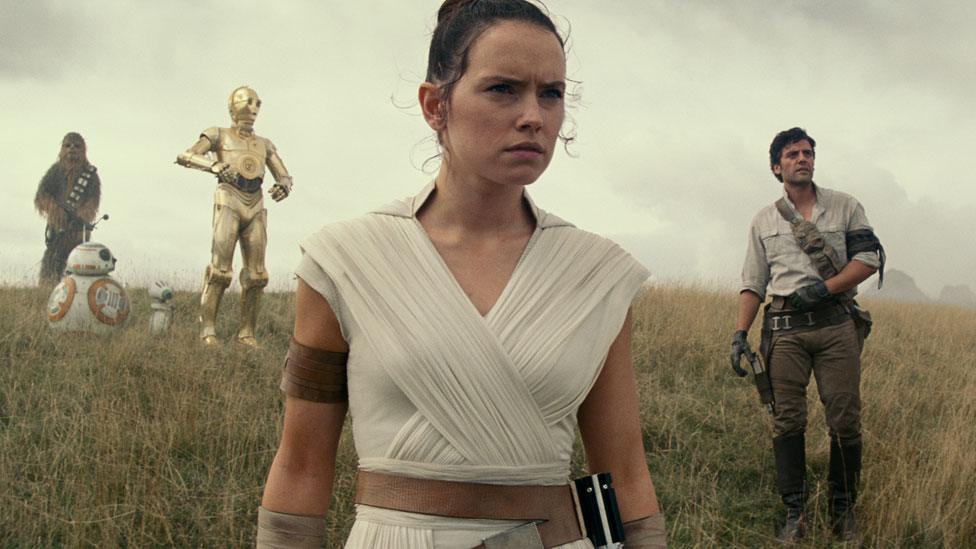 Daisy Ridley and Oscar Isaac in Star Wars: The Rise of Skywalker