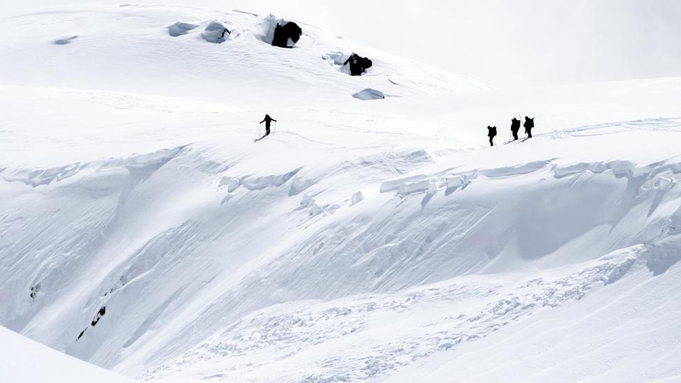 Rescuers at Fiescheralp, 1 Apr 18