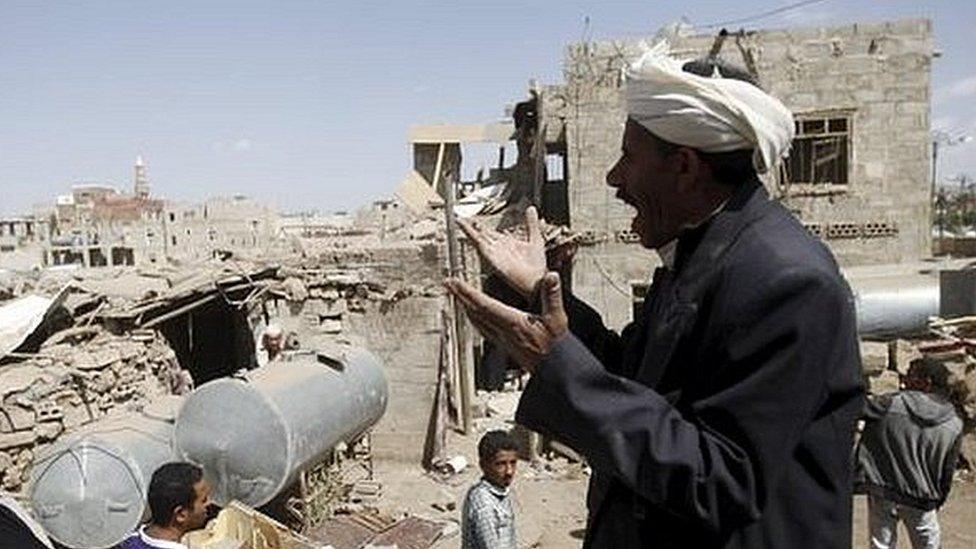 Man shouts for help after Saudi-led air strike in Sanaa (15/02/16)