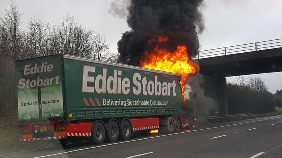 Lorry fire on M40