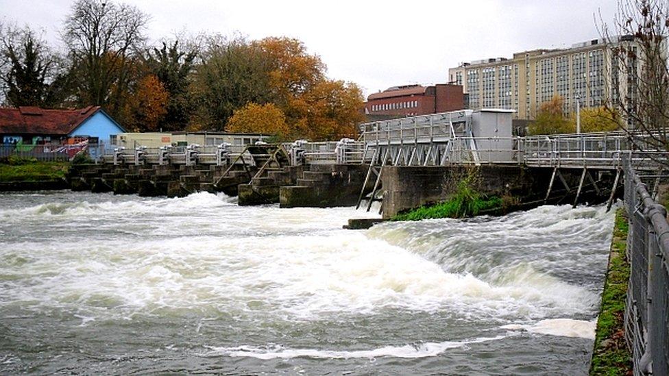 Caversham weir