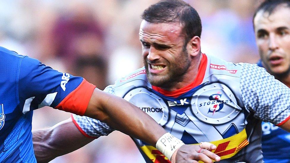 Jamie Roberts yn ystod un o'i gemau gyda thîm Stormers