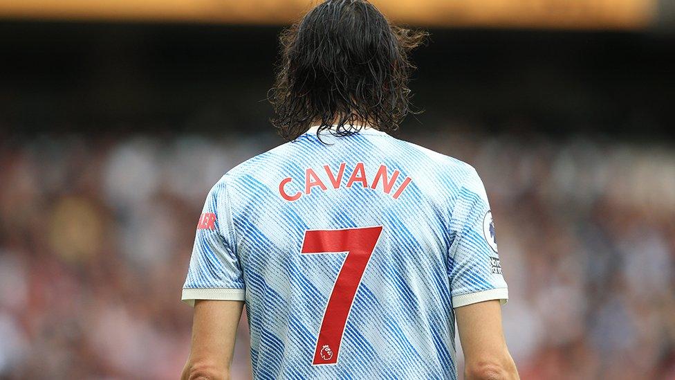 Edinson Cavani wearing the number seven shirt