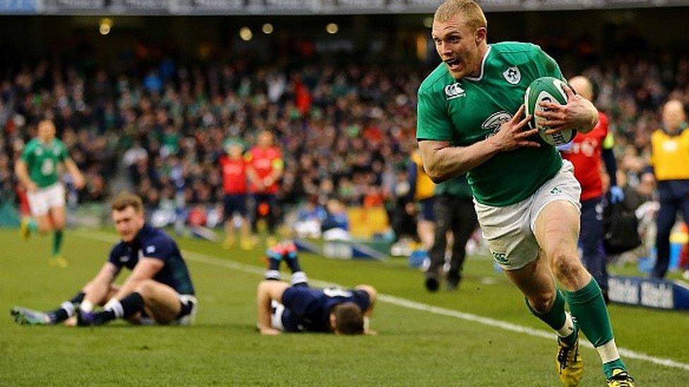 Keith Earls takes advantage of a mix-up between Stuart Hogg and Tommy Seymour to score Ireland's second try