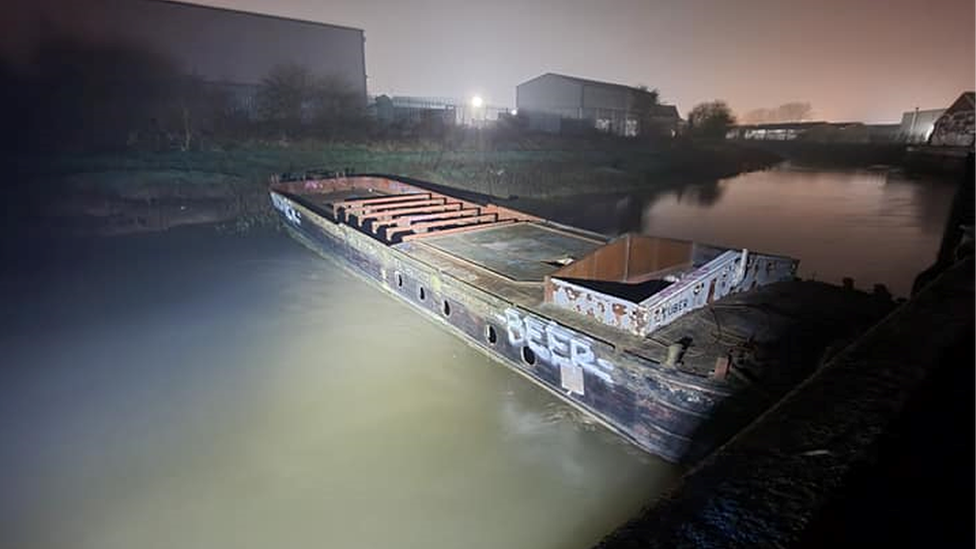 Barge stuck down River Hull