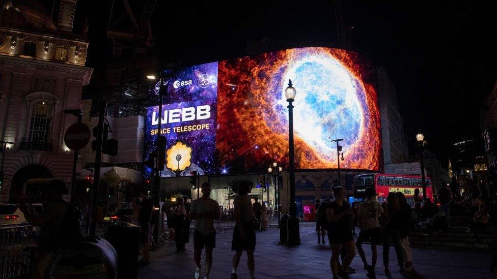 piccadilly screen