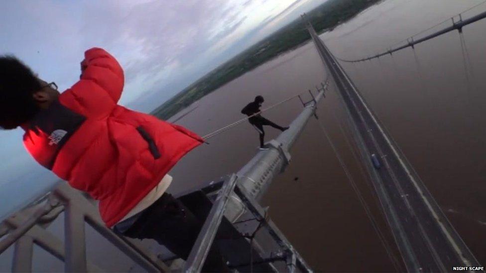 'Urban explorers' climbing the Humber Bridge