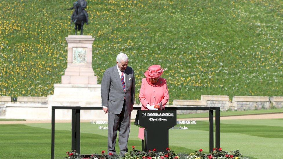 Queen ready to start London Marathon