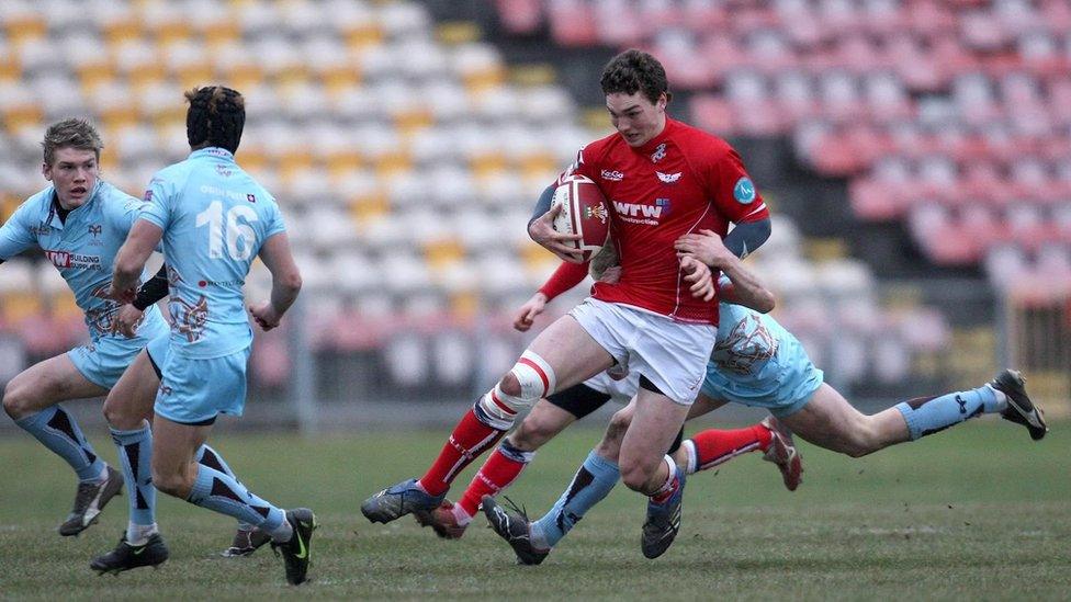 Playing for Scarlets U18 v Ospreys U18 in the WRU Under 18 Regional Championship Final in 2009