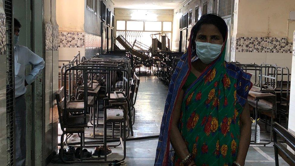 A woman at the Delhi government shelter for the migrants