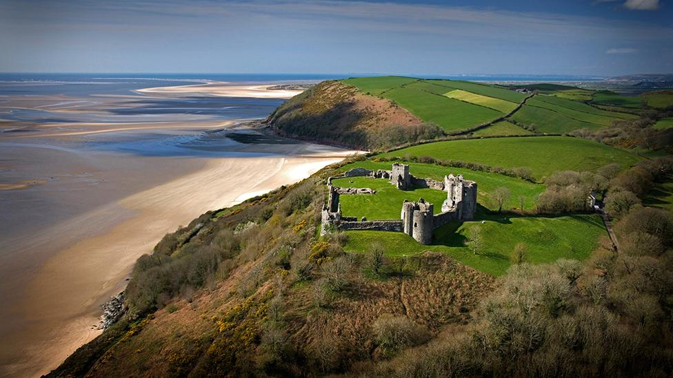 Castell Llansteffan a'r arfordir