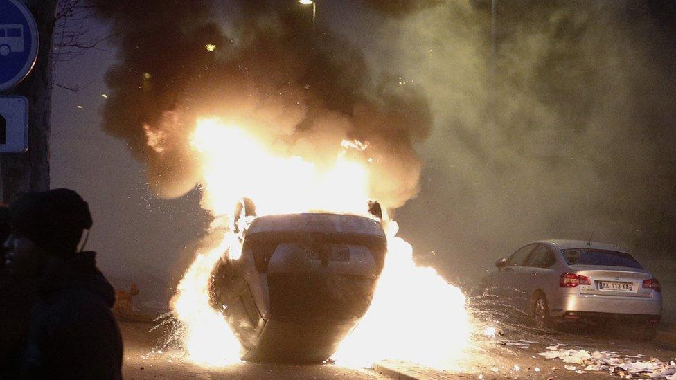 Car burning during riot in Bobigny, 11 Feb 17