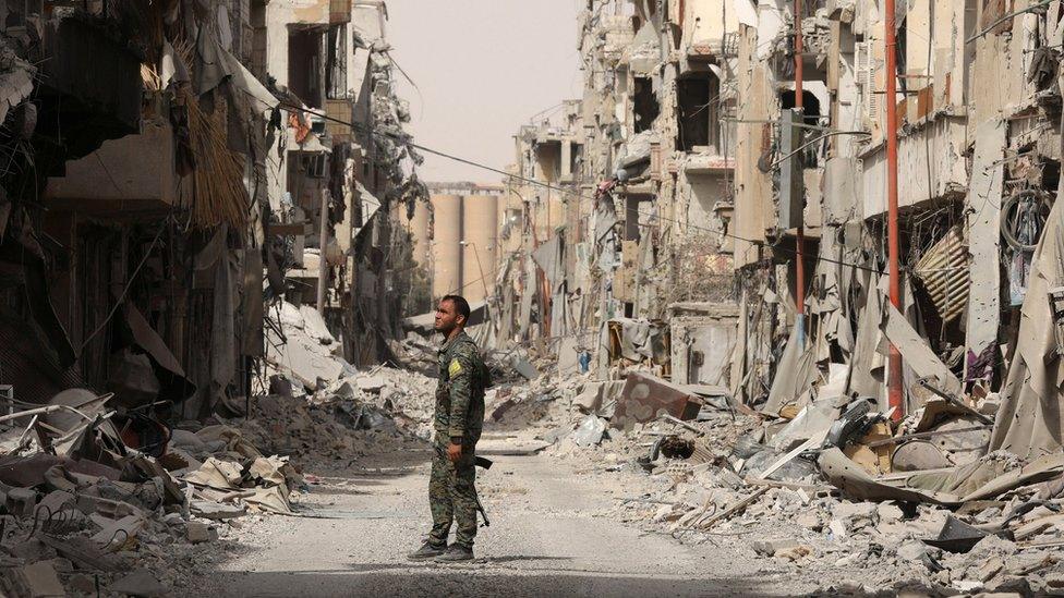 Syrian Democratic Forces fighters in Raqqa, Syria (16 October 2017)