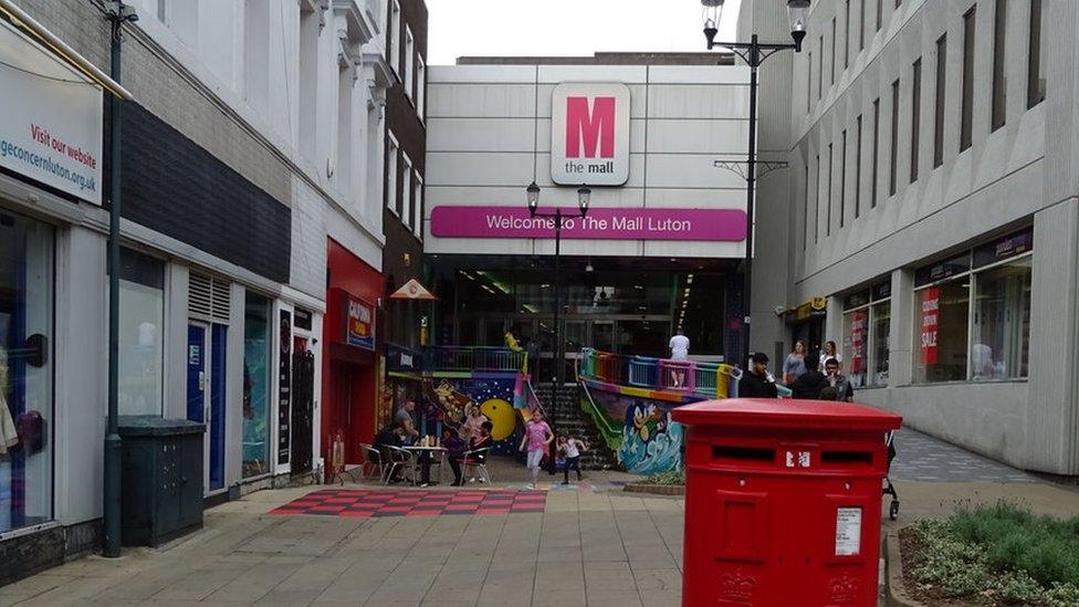 The Mall, Luton