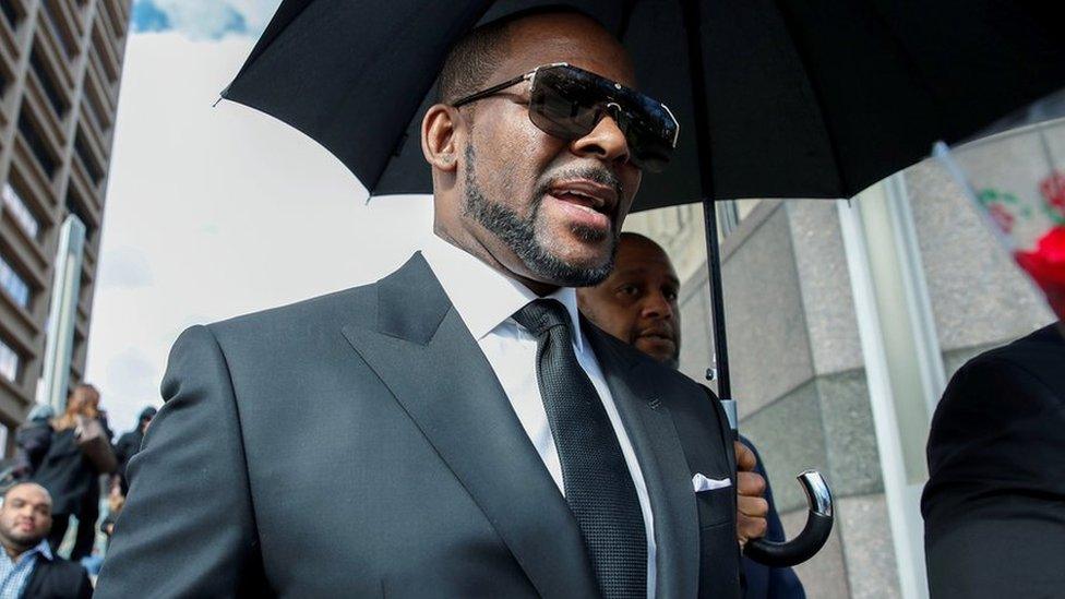 R Kelly walking to court