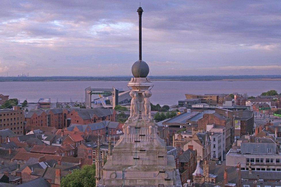 The time ball on Hull's Guildhall