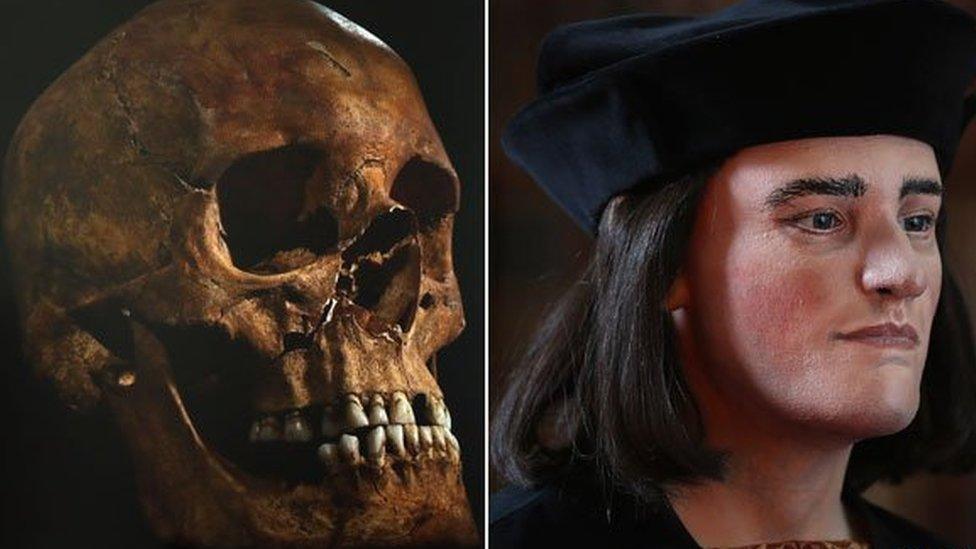 Richard III skull next to facial reconstruction