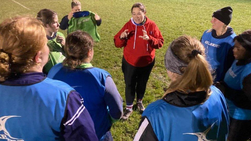 Amanda Arnold talking to the Chelmsford Bluebirds