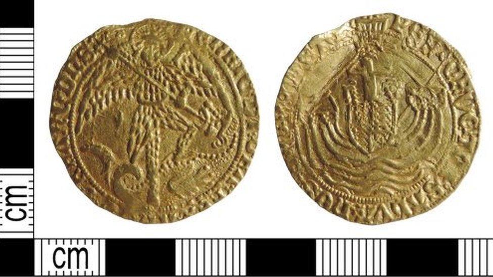 Gold coin Derbyshire detectorist