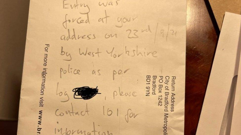 The note left by police