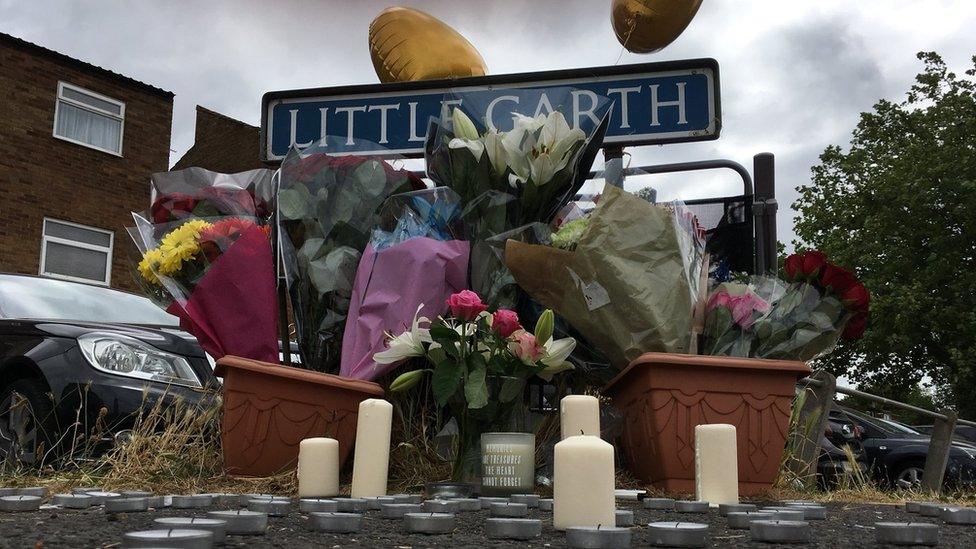 Floral tributes in Little Garth, Pitsea