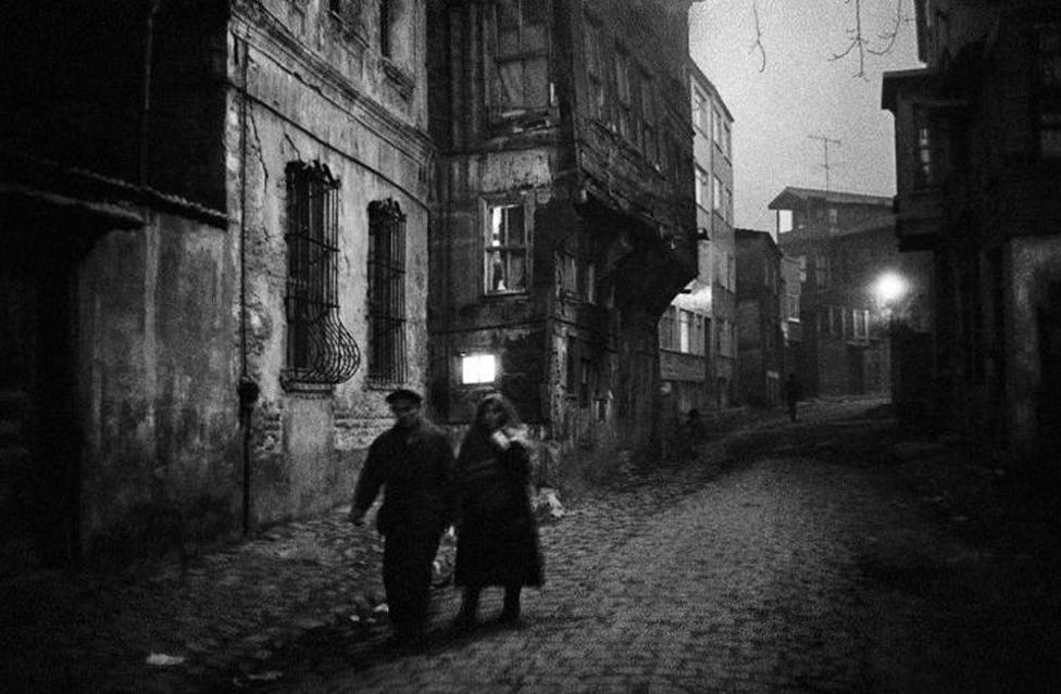 Nightfall in the district of Zeyrek, Istanbul. 1960