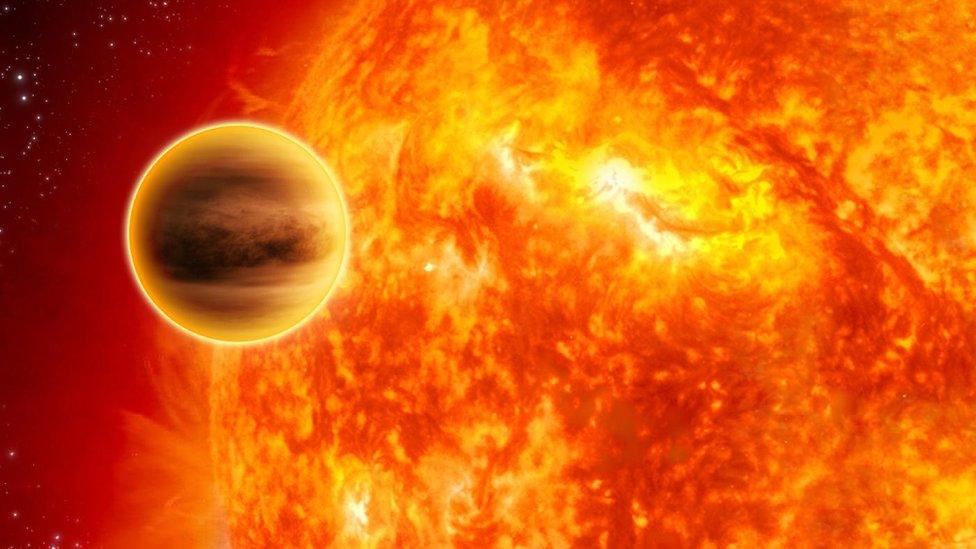 The-UK's-exoplanet-and-its-star.