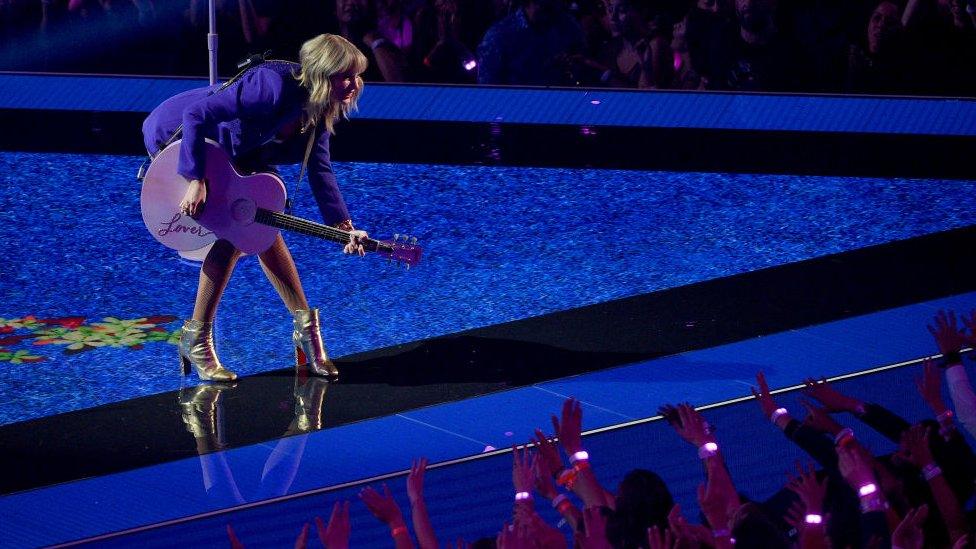 Taylor Swift on stage