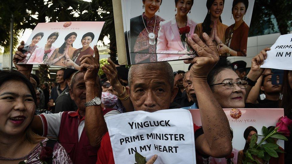 Pro-Yingluck demonstrators