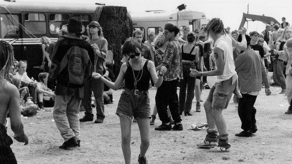 Raver dancing
