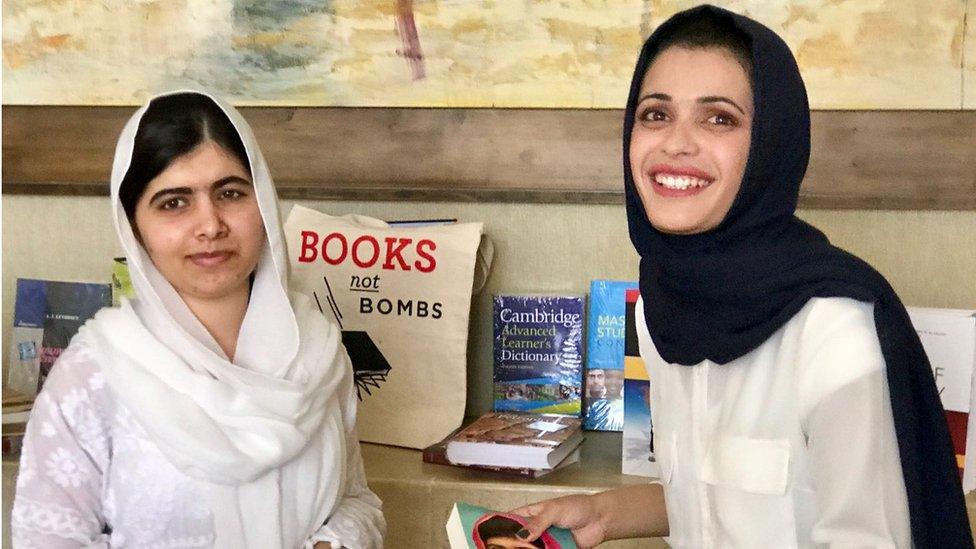 Tahani Salih (R) with Malala Yousafzai in Irbil (July 2017)