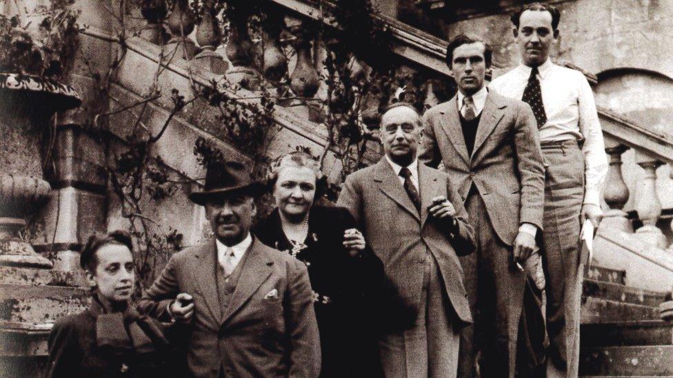 Writer H.G Wells (third in from right) was a visitor to Faringdon House