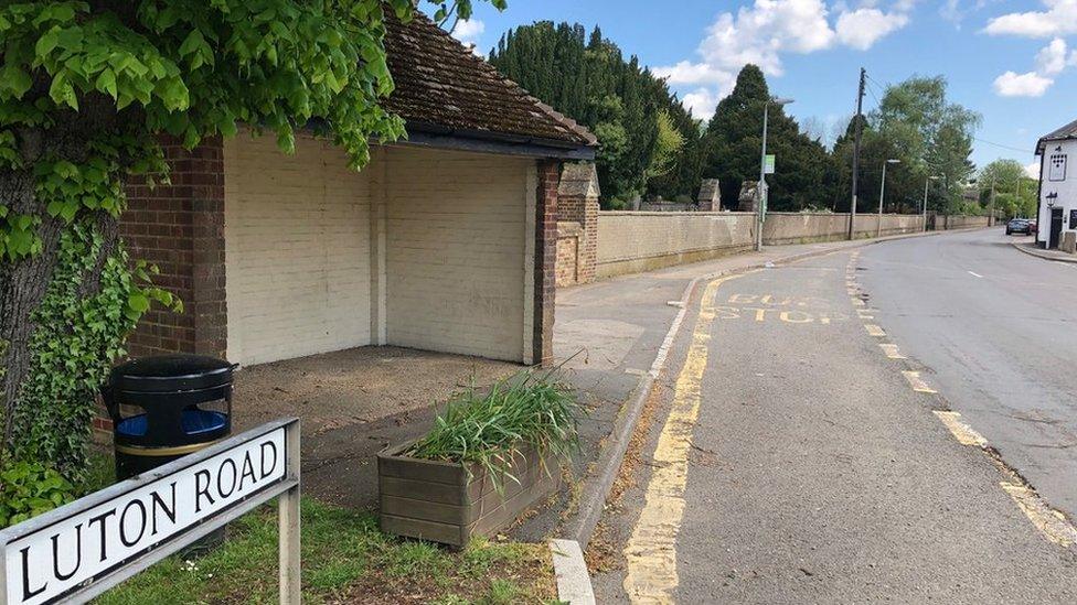 Bus shelter