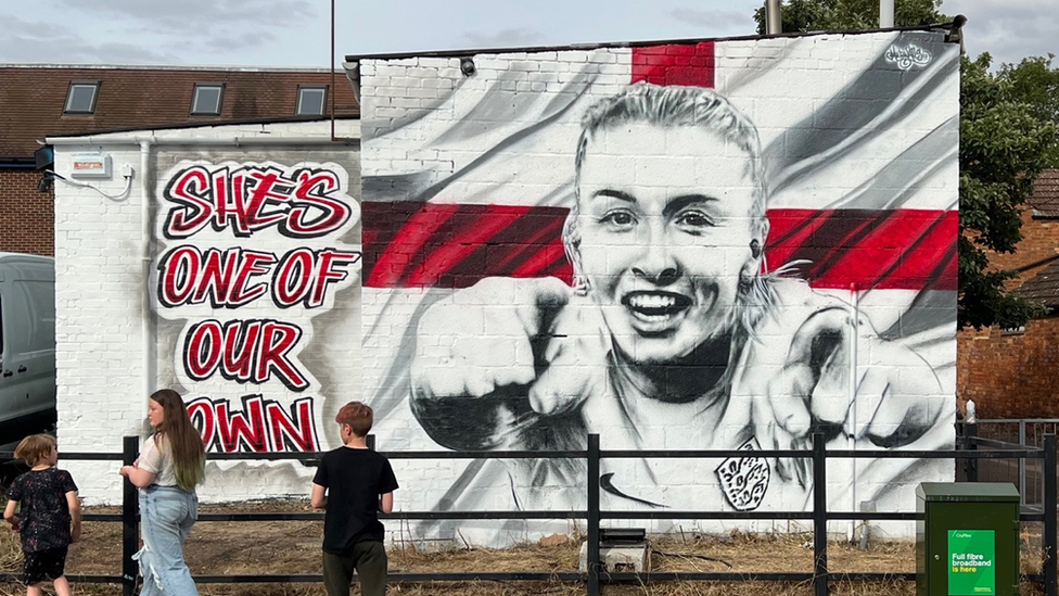 Leah Williamson mural