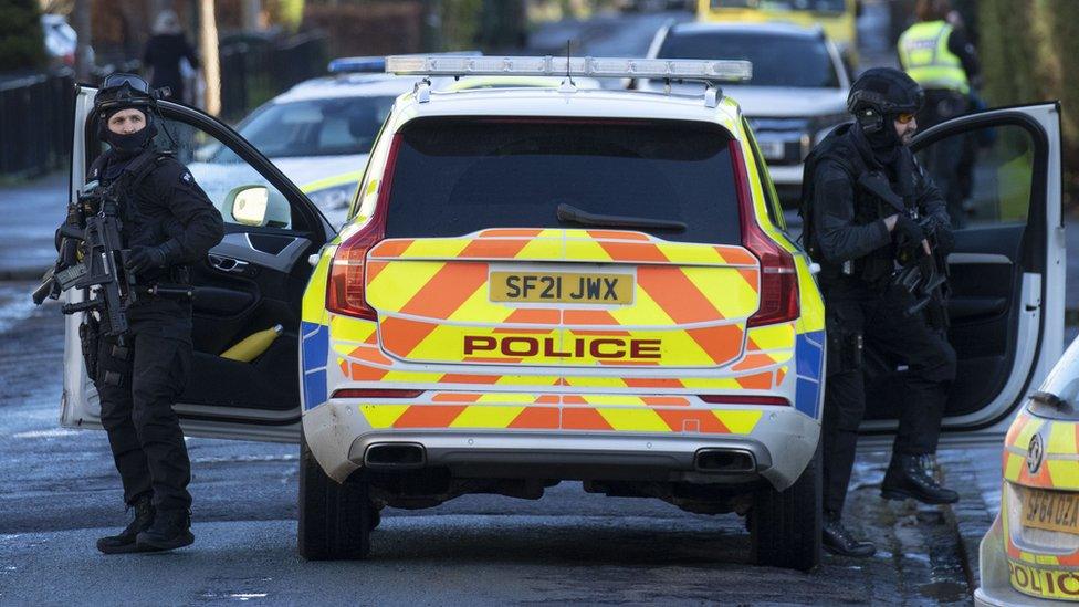 Armed officers, Edinburgh