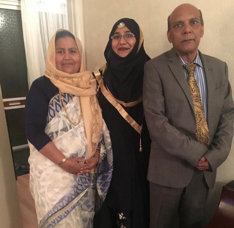 Iffath Nowrin (c) with her parents and Rawshanara Awalrina and Abdul Awal