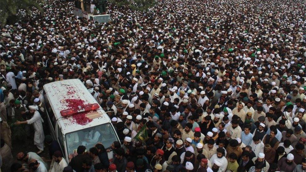 People and relatives attend a funeral ceremony of executed former police guard Mumtaz Qadri, in Rawalpindi, Pakistan, 01 March 2016.