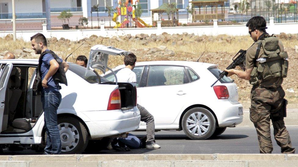 Turkish security check on cars in Diyarbakir, 8 Sep 15