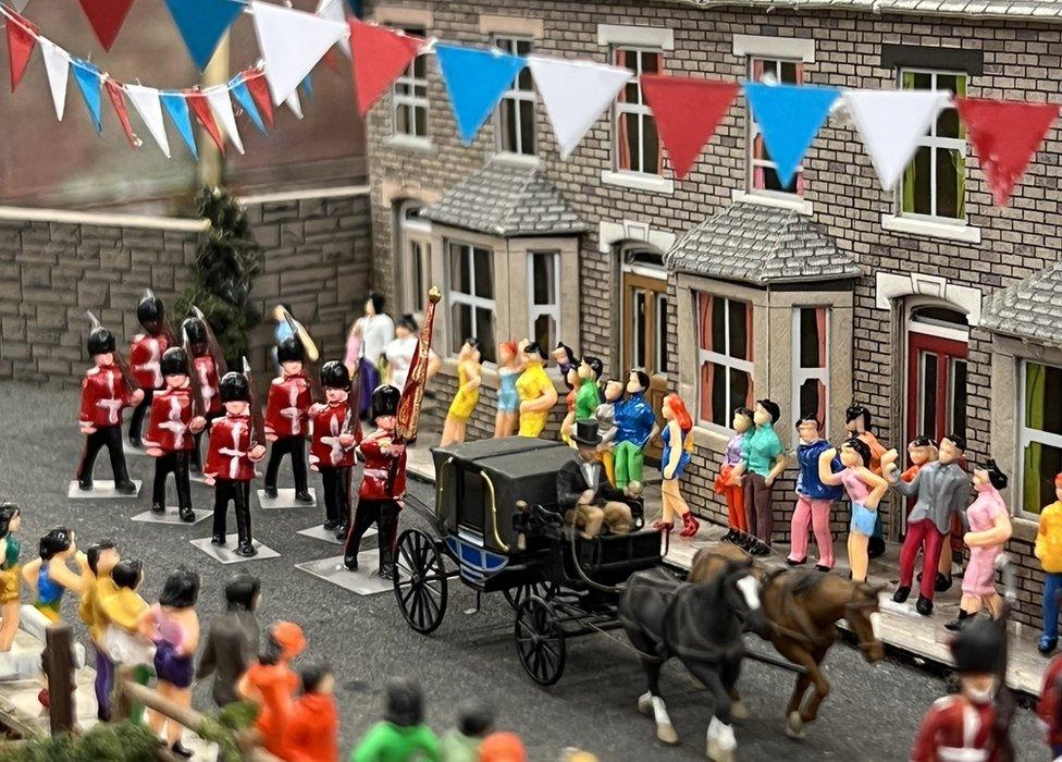 A model Coronation procession by Milton Keynes Model Railway Society