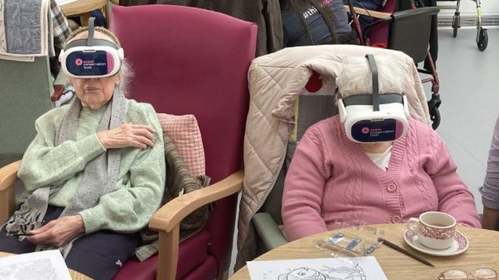 Residents with VR goggles