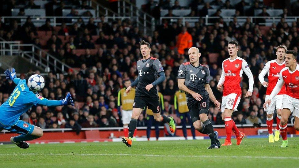 Arjen Robben scores