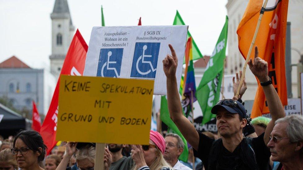 Demonstrators against high rent in Munich in September 2018