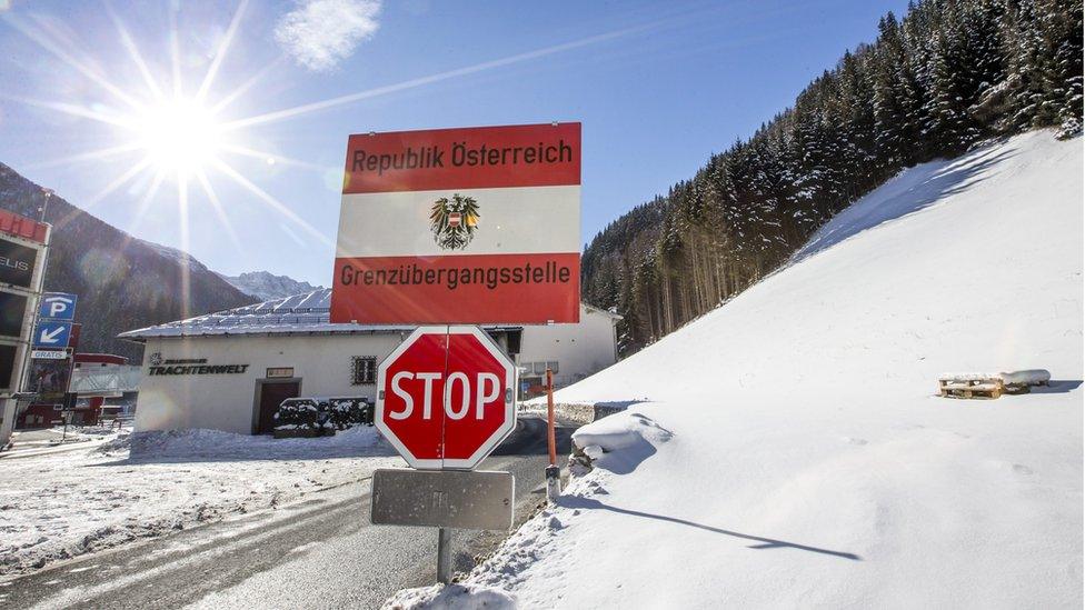 Border controls are expected to go up on Austria's crossings with Italy (19 Jan)