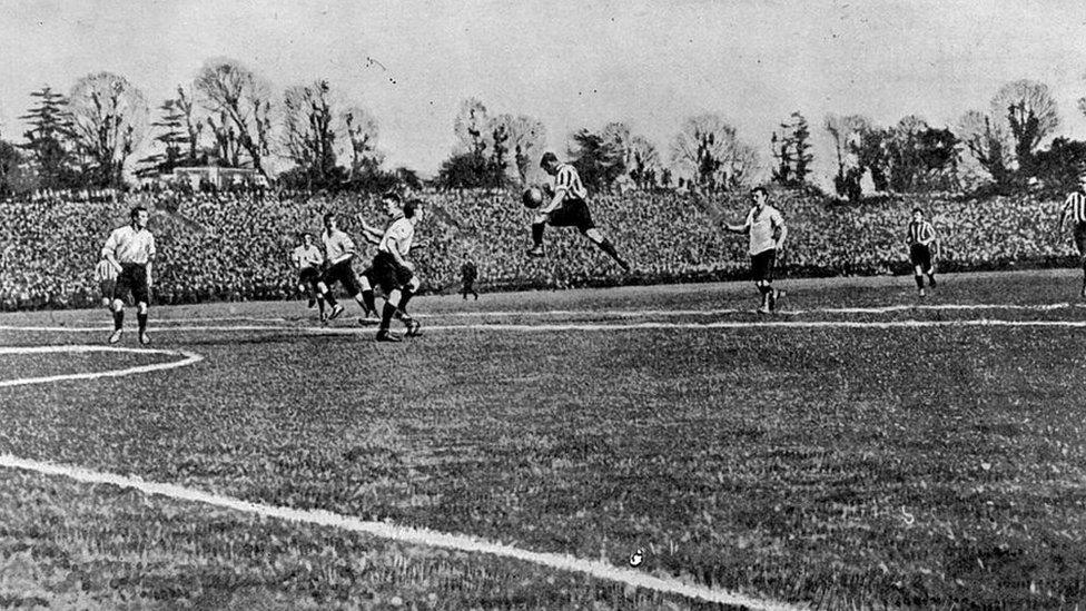 football-players-on-pitch