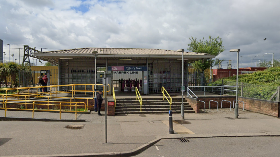 Tilbury Town railway station