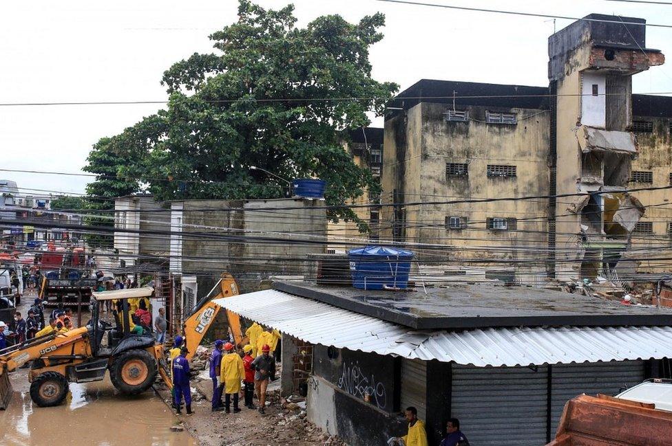 Scene of collapse in Recife, 7 Jul 23