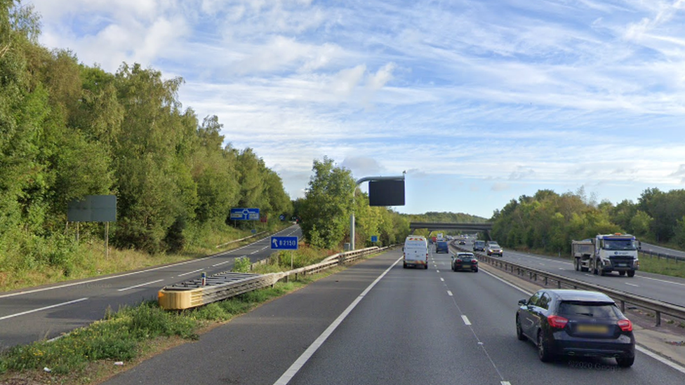 A3(M) northbound at junction 3