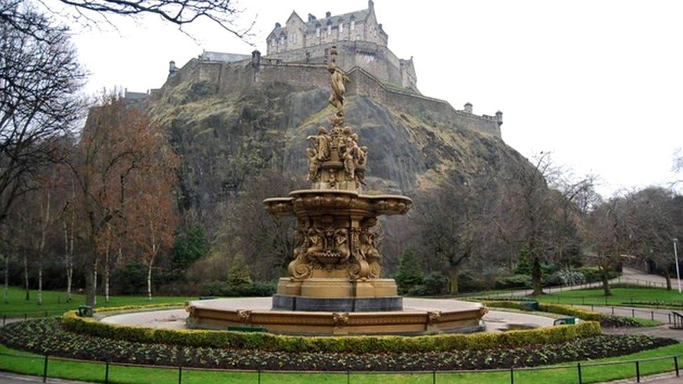 Ross Fountain before renovation