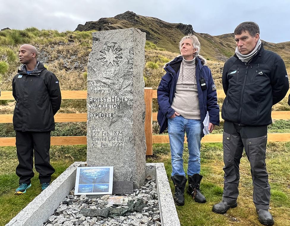 Knowledge Bengu, Mensun Bound and John Shears at the graveside